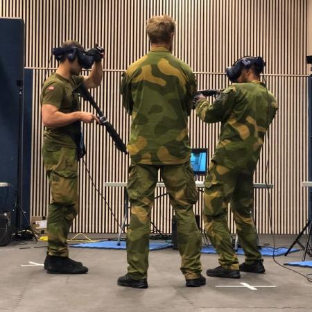 Utvikler virtuell virkelighet for forsvaret: Skaffet 6 millioner på fire timer