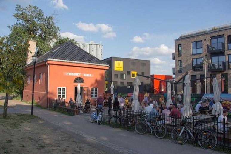 Sa opp jobben og kjøpte bar: – Det hele var litt surrealistisk