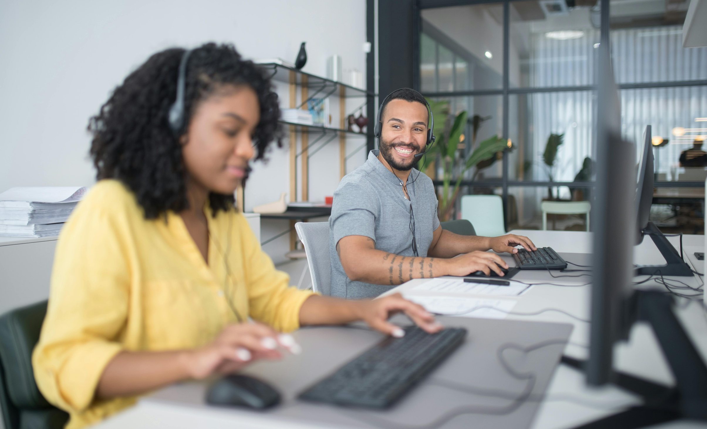 How does an answering service work?