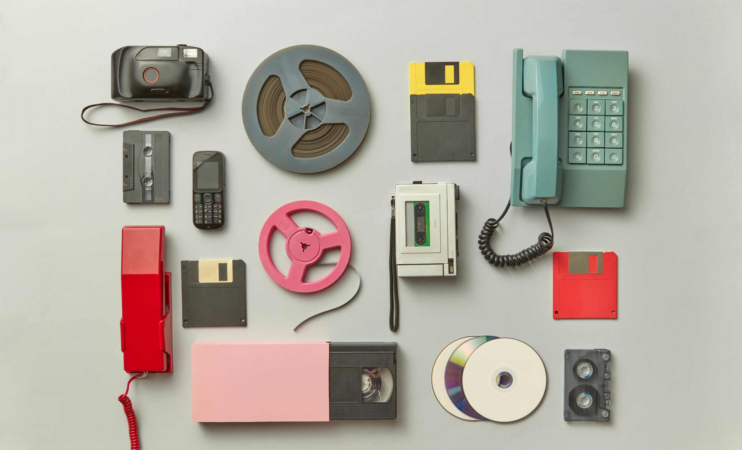 What advantage do answering services have over answering machines?