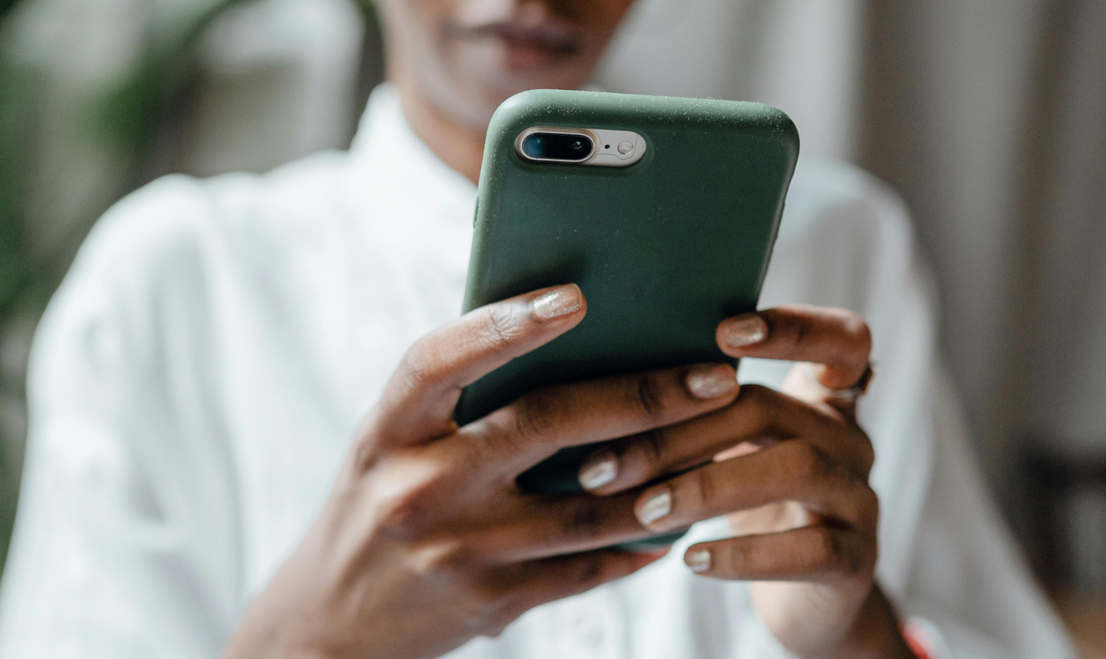 Can an AI receptionist handle multiple calls at once without a busy signal?