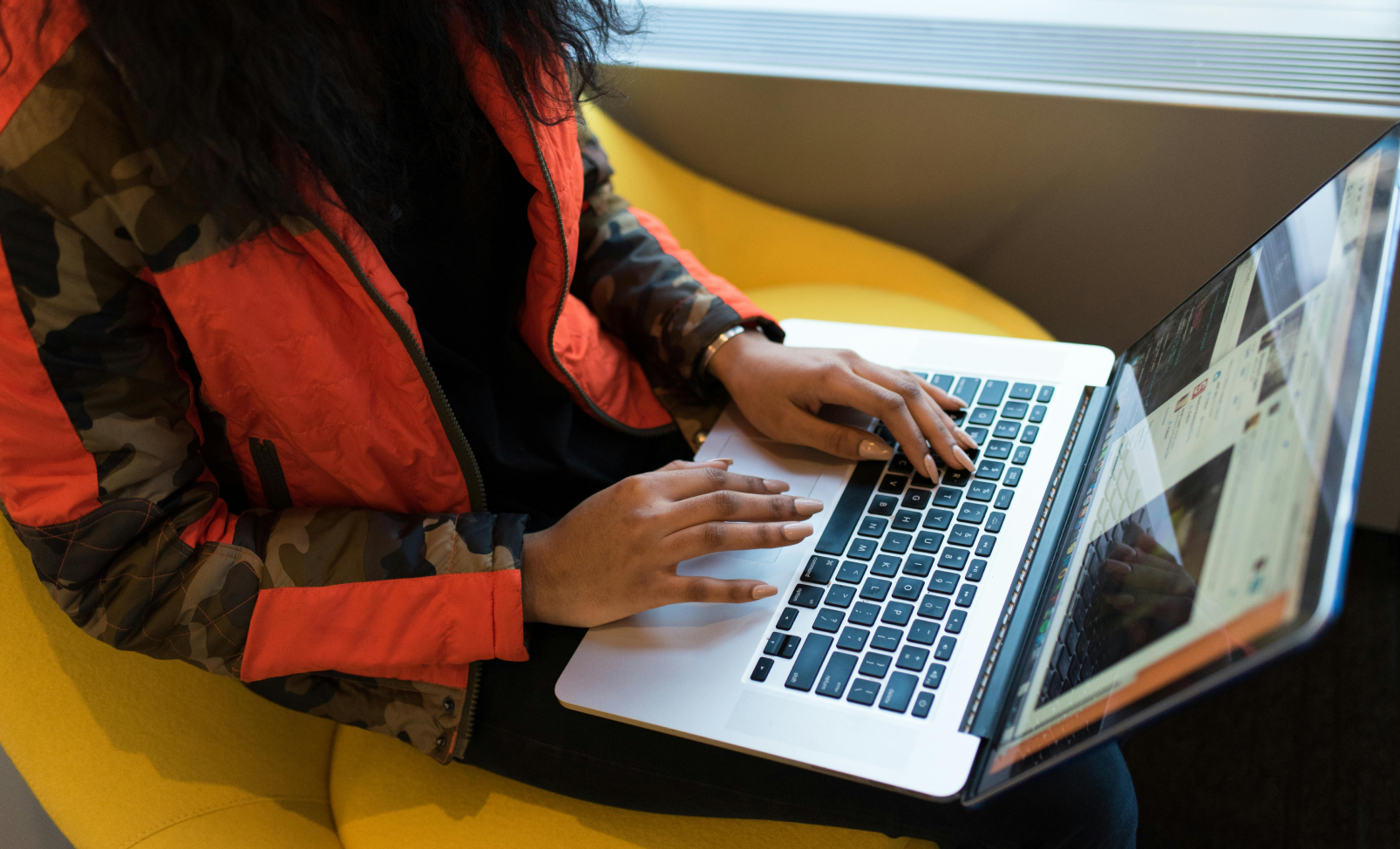 How to create an AI voice chatbot without code in less than a day