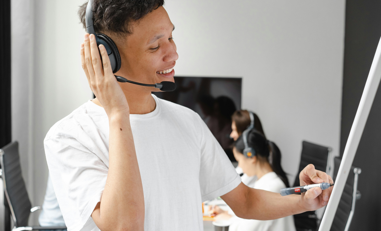 How AI call center companies price 24/7 virtual receptionist services for small teams