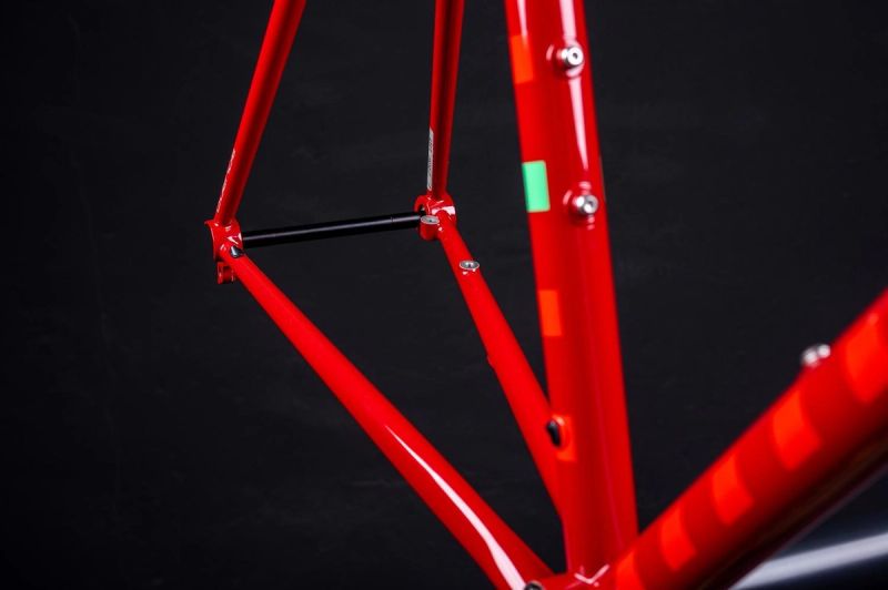Pegoretti Piazza graphic finish