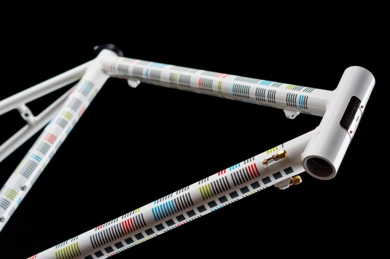 Pegoretti Saporito graphic finish