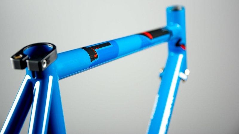 Pegoretti Wow graphic finish