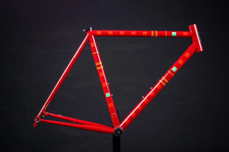 Pegoretti Piazza graphic finish