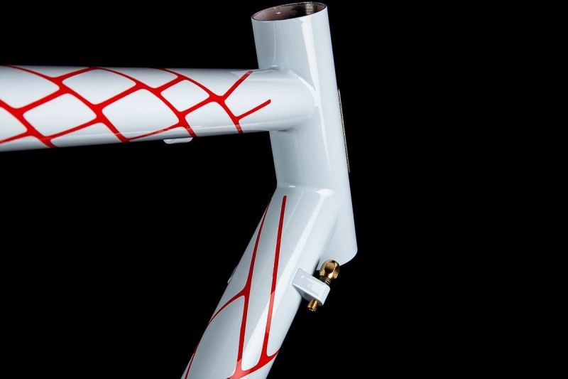 Pegoretti Conic graphic finish