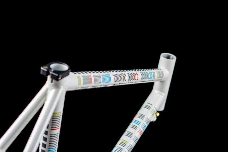 Pegoretti Saporito graphic finish