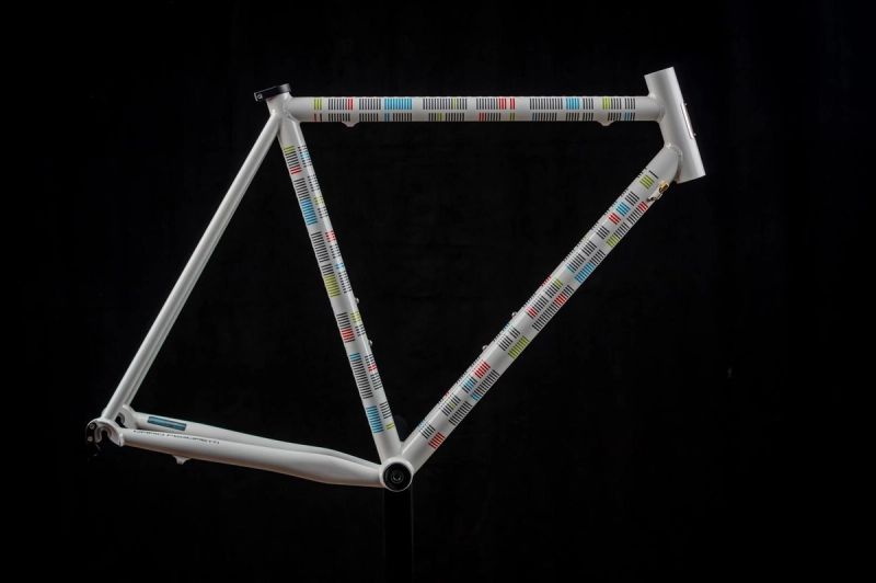 Pegoretti Saporito graphic finish