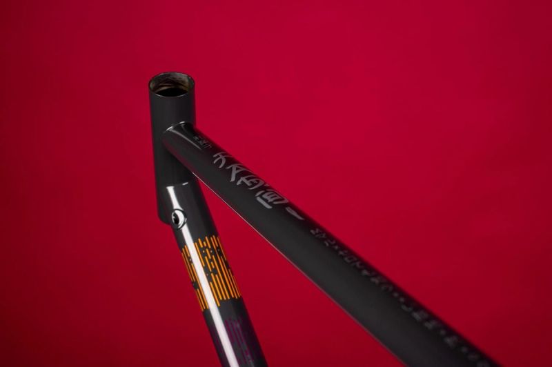 Pegoretti Fasoi graphic finish