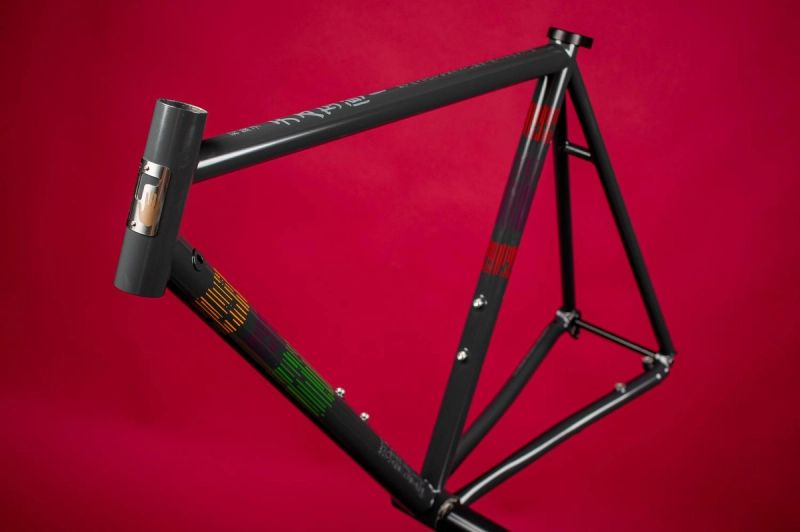 Pegoretti Fasoi graphic finish