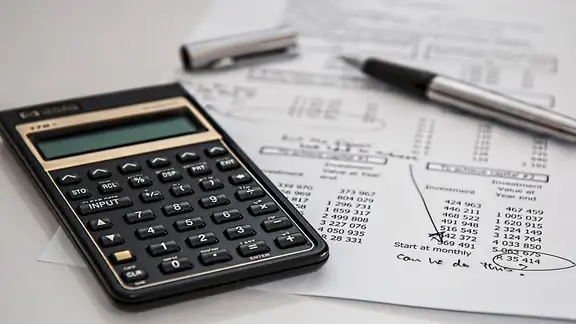 calculator-385506_1280 %281%29.jpg
