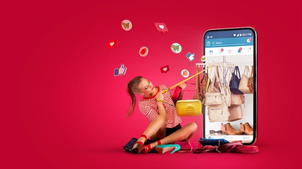 concetto di donna che fa shopping con cellulare social network.jpg