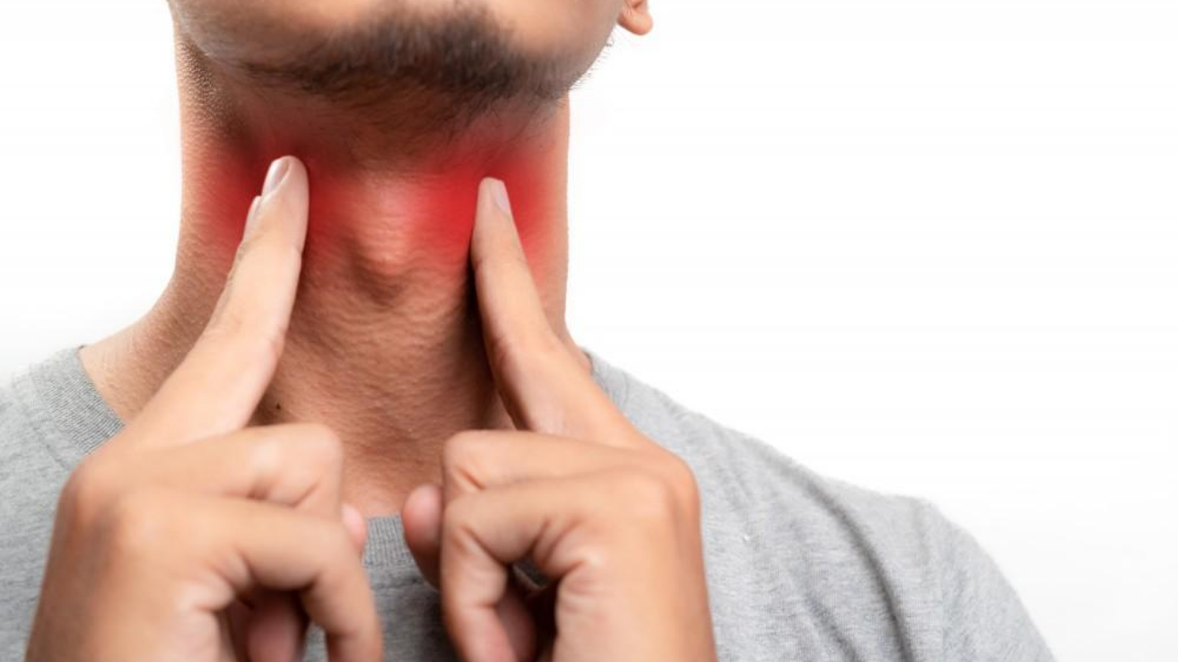 Goiter (thyroid swelling) neck examination in Hyderabad