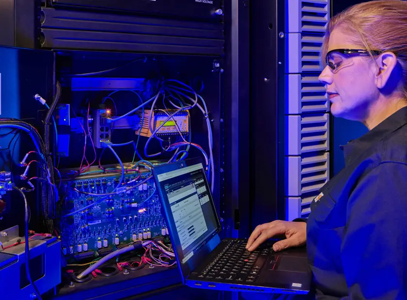 Avantus employee configuring energy storage