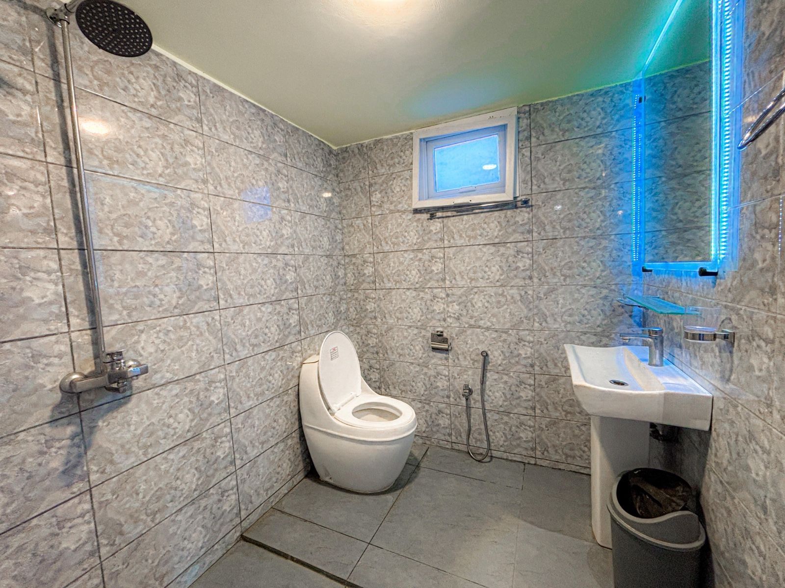 The BayFront Beach Hut B-1 (Pool Side) gallery photo 10