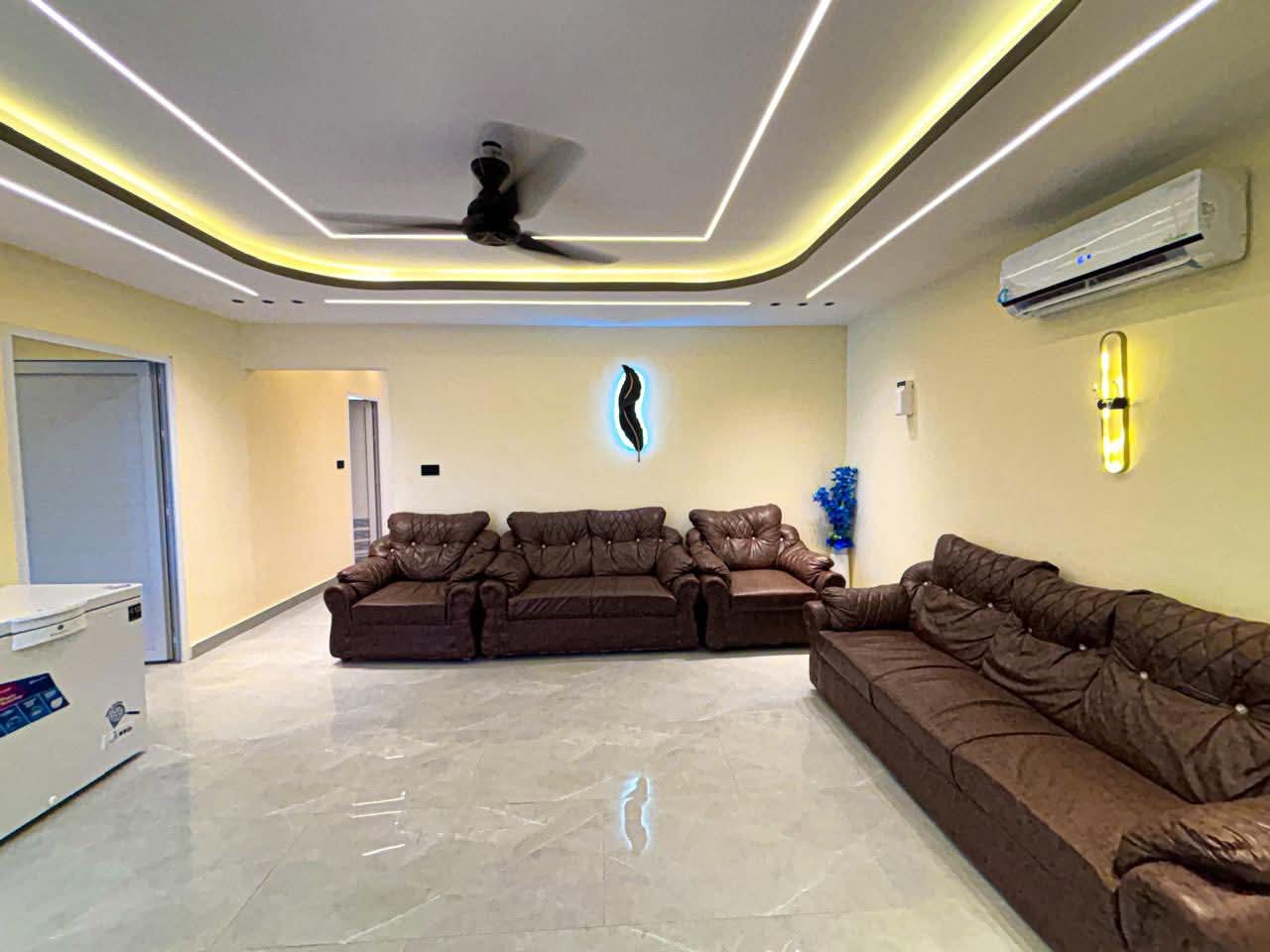 The Hawksbay Luxury Hut H-8 gallery photo 6