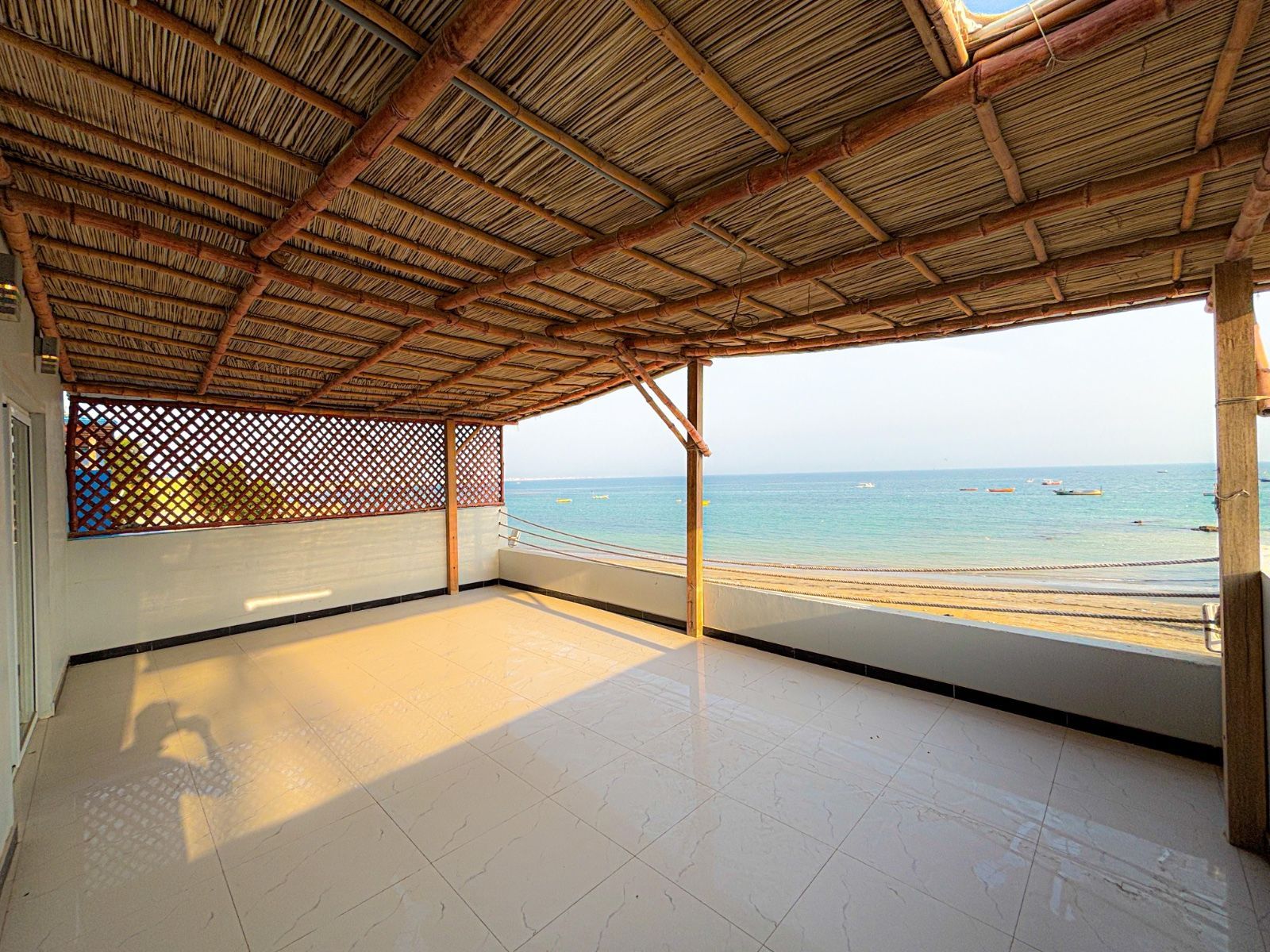 The Bayfront Beach Hut B-2 – Double-Story gallery photo 1