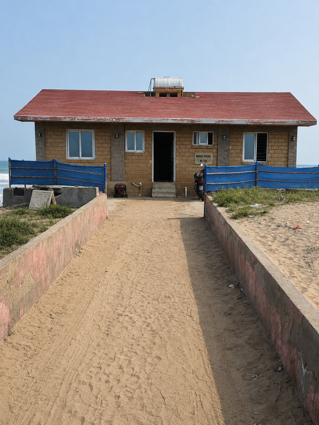 The Silver Beach Hut N-15