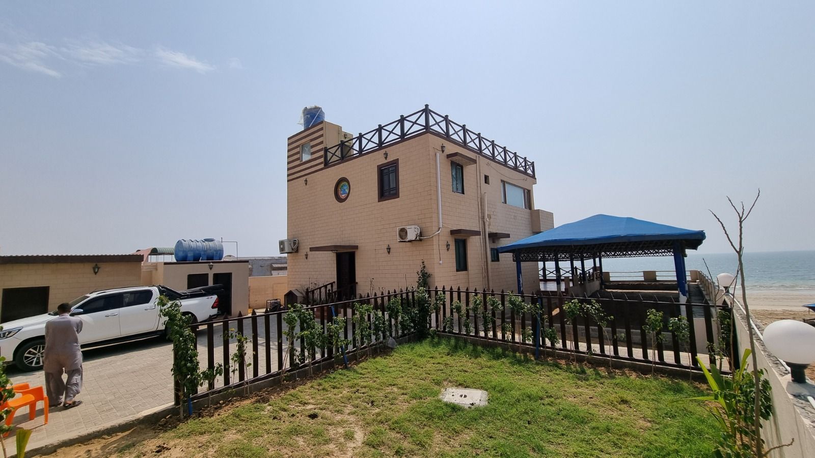 The Beach Hut A-18 gallery photo 1