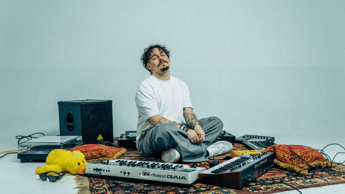 REYUS Drops 'Around You' Ahead of Debut LP 'I'm Listening'