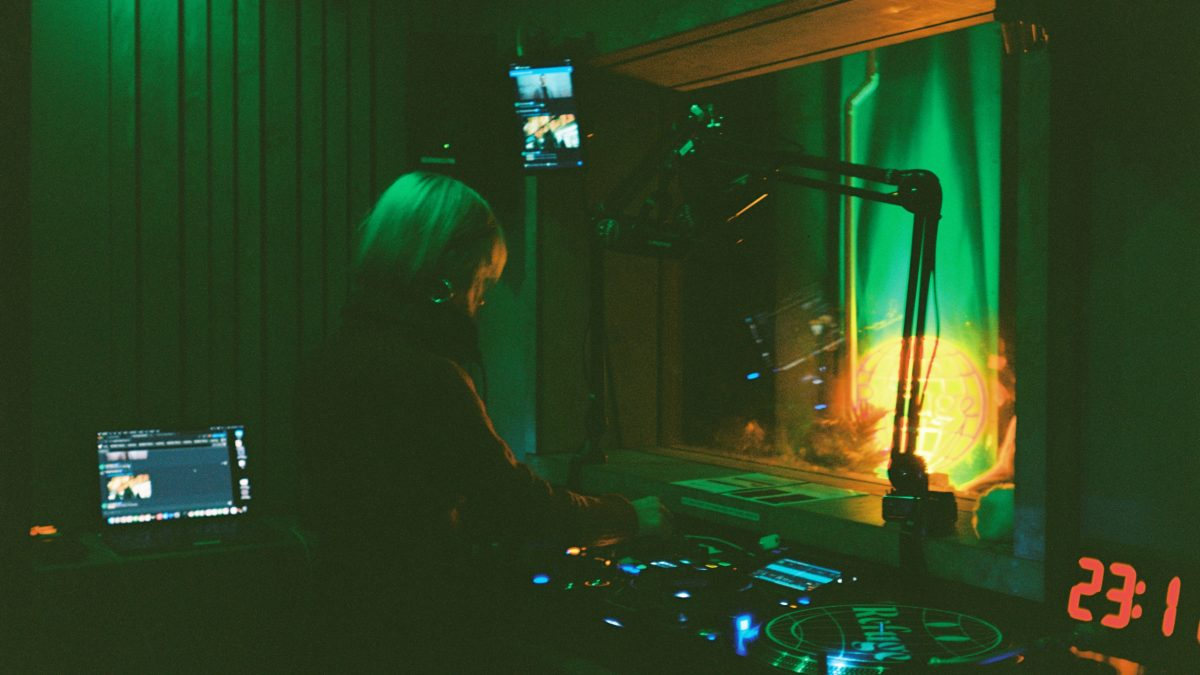 Por qué conviene animarse a ser DJ de radio