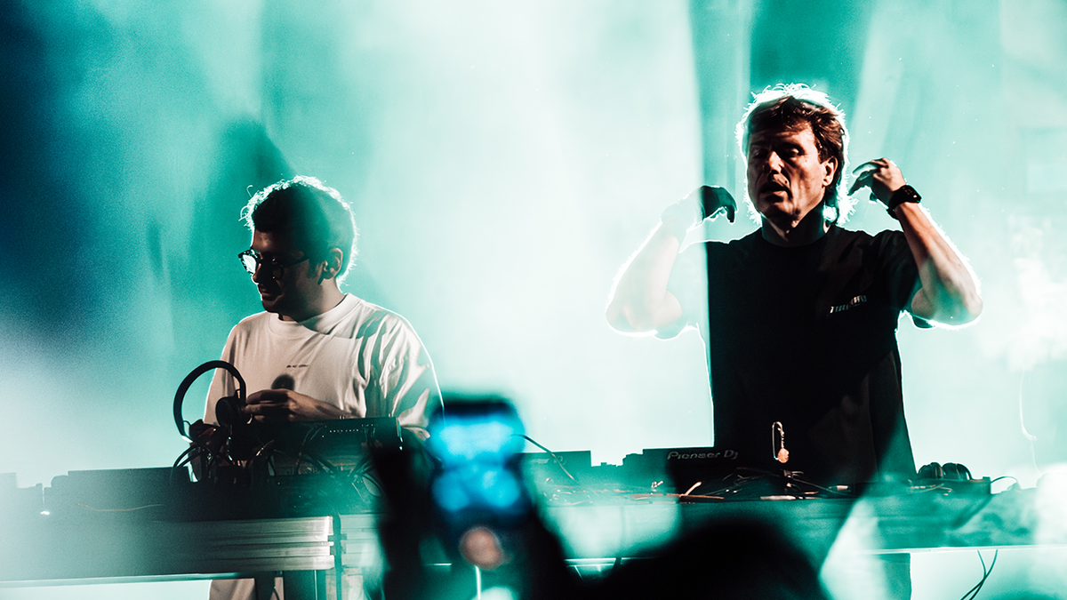 Cattáneo y Di Serna estrenan remix de "Looking For You"