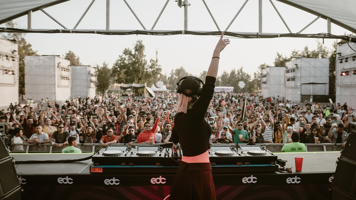 Sesión maratónica de techno en Crobar: 8 horas de música electrónica el 23 de marzo