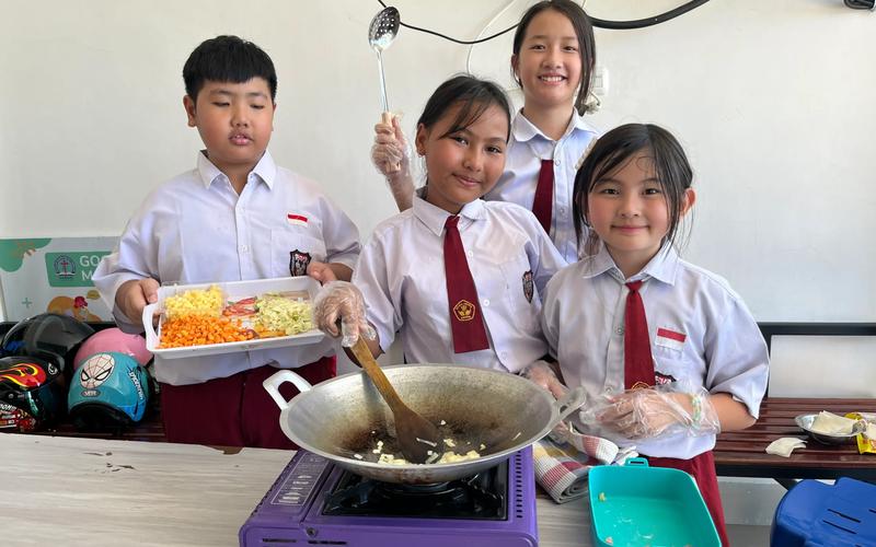 Cooking Class: Anak Belajar Kreatif di Dapur Sekolah