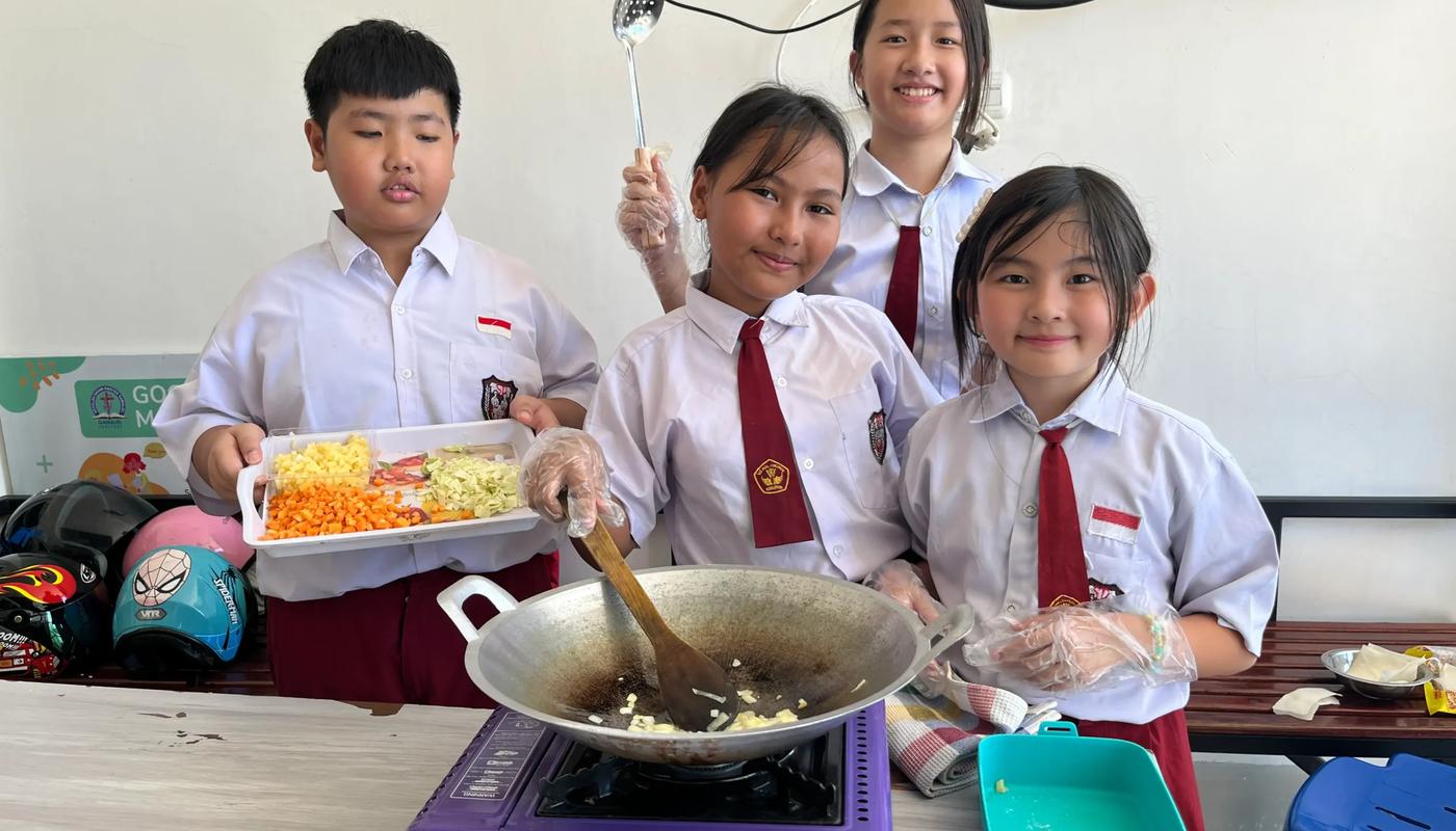 Cooking Class: Anak Belajar Kreatif di Dapur Sekolah