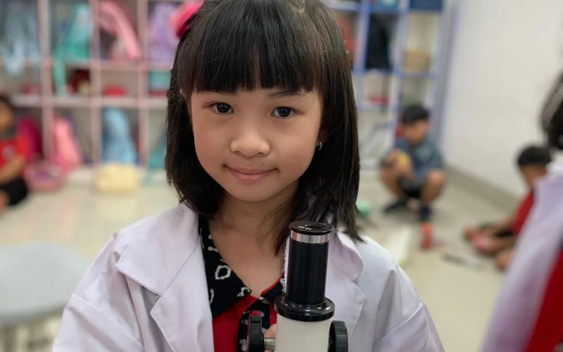 Membangun Rasa Ingin Tahu Anak Lewat Eksperimen
