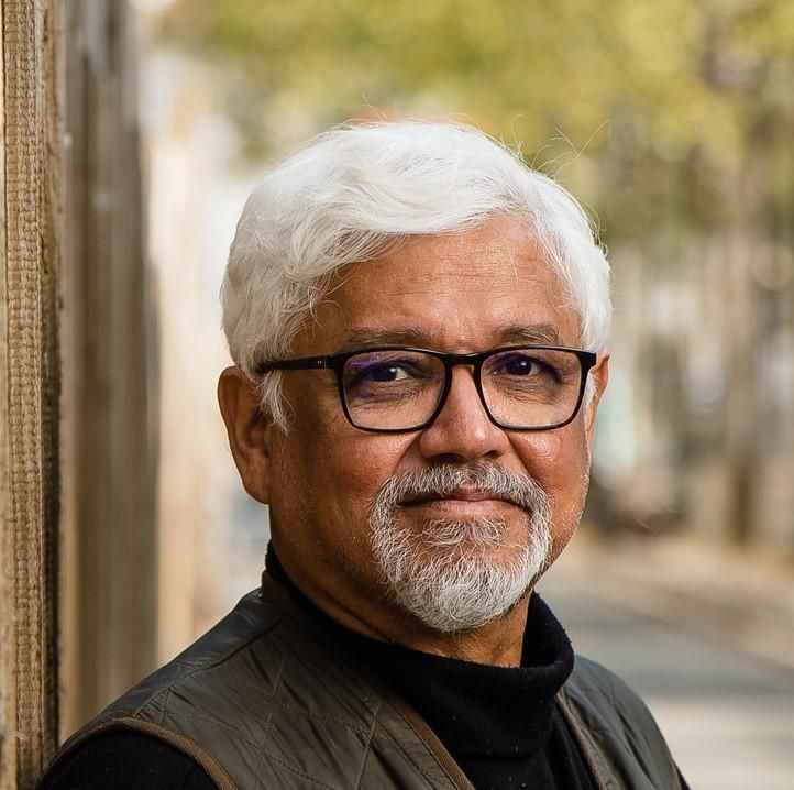 Sh. Amitav Ghosh