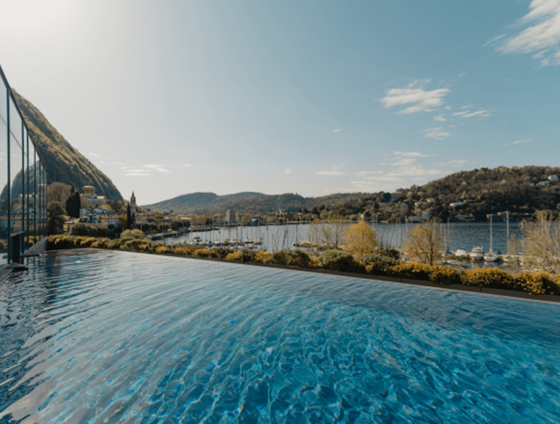 Infinity rooftop pool at Hotel de Charme Laveno