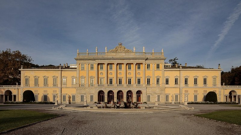 Villa Olmo neoclassical facade from the Italian garden, Como