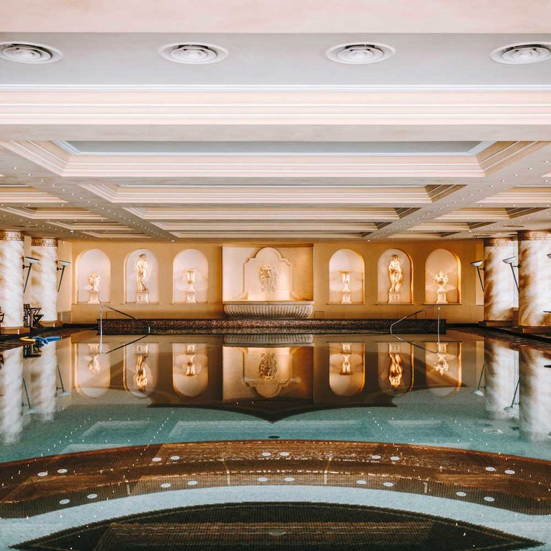 Grand Hotel Dino wellness and pool area in Baveno