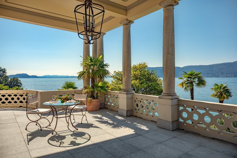 La Terrazza Bar with lake views at Grand Hotel Majestic