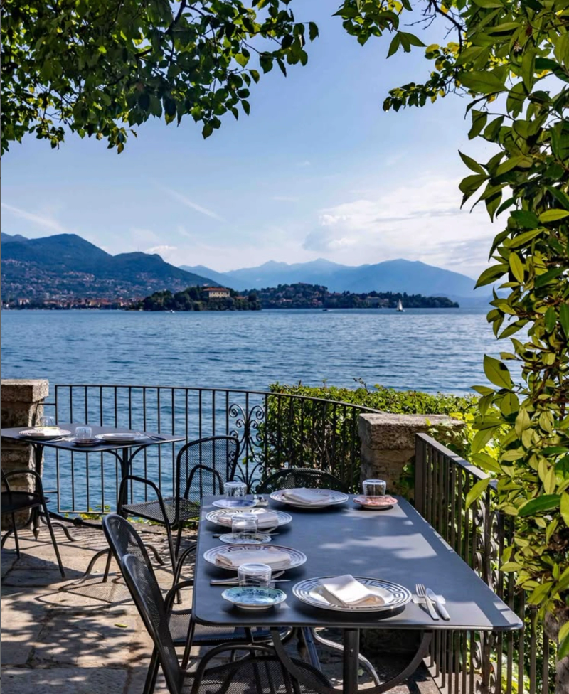 Il Verbano terrace with lake views on Isola dei Pescatori