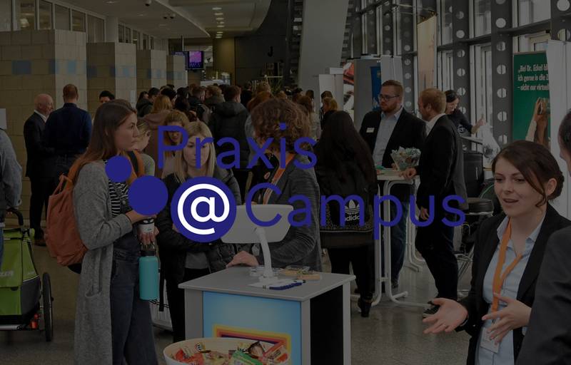 Besucher auf der Praxis@Campus