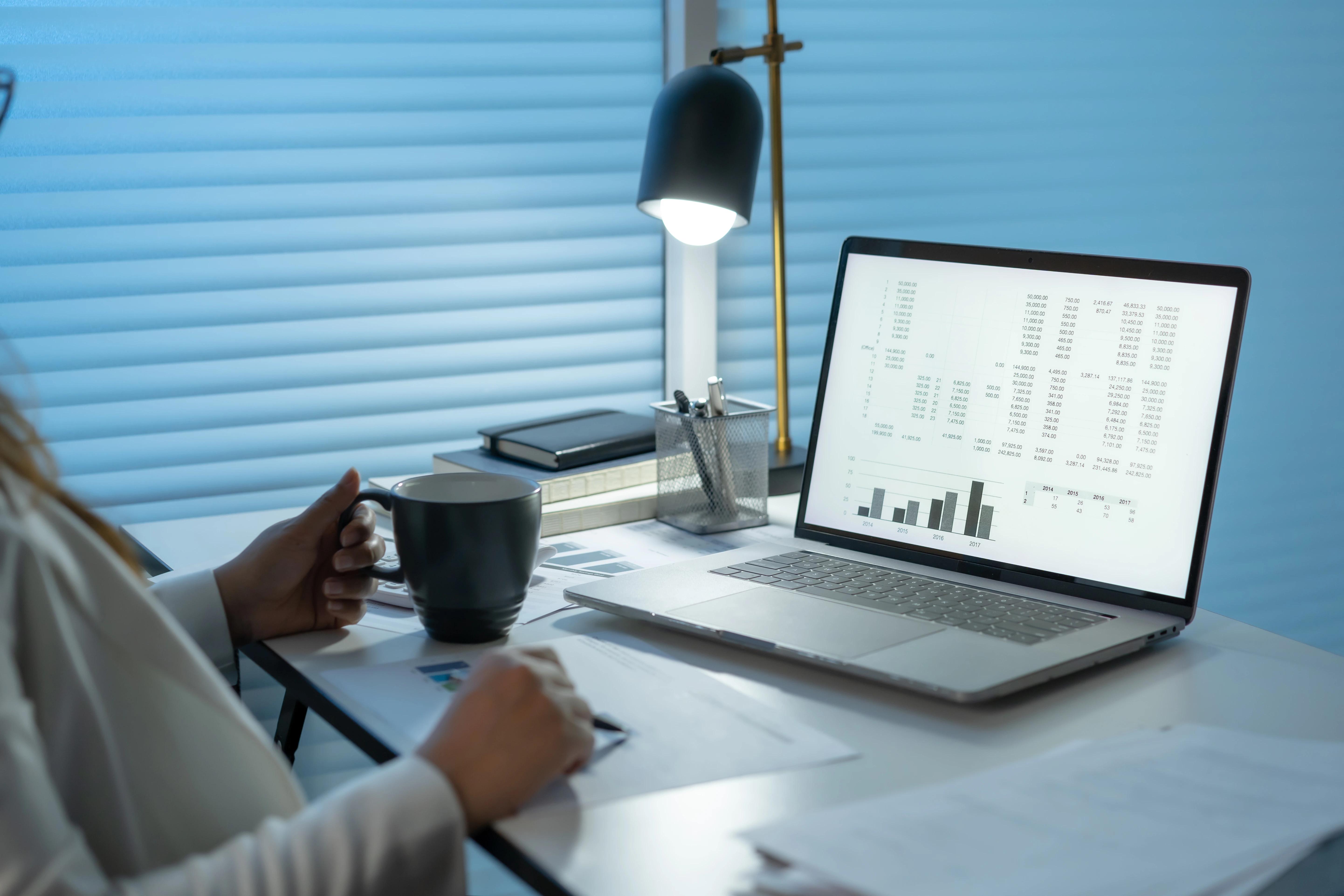 Expense Report : Complete Guide to Creating, Managing &   Submitting Business Expenses 