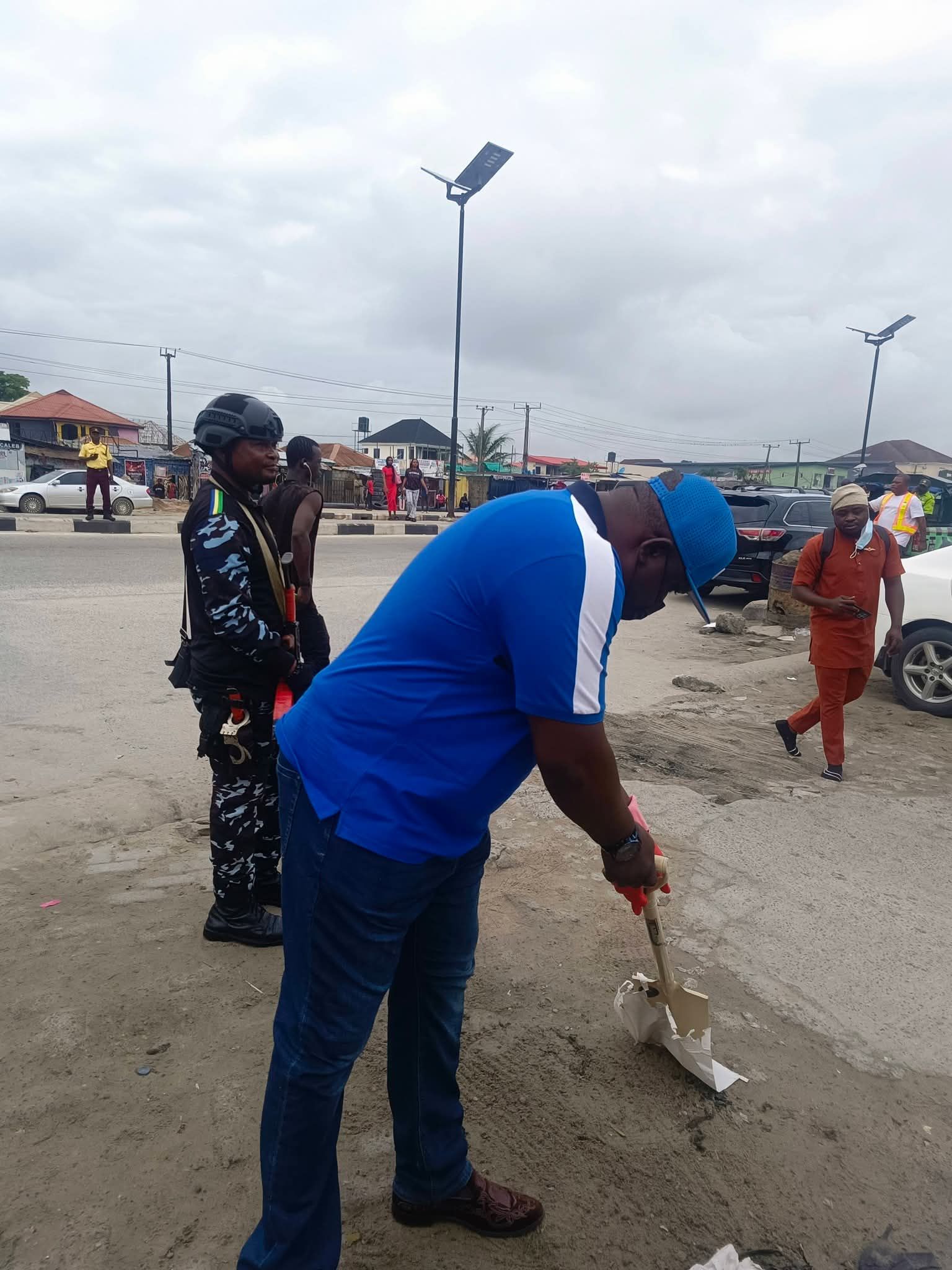 IBEJU-LEKKI MAKES A STATEMENT FOR CLEANER LAGOS AS FIRST LADY, DR. IBIJOKE SANWOOLU, MRS OLUREMI HAMZAT, TOKUN