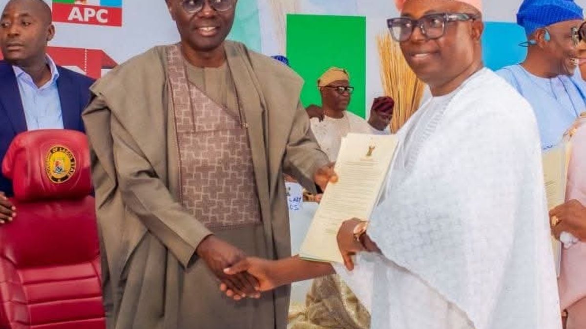 OLOWA SWORN IN FOR A SECOND TERM IN OFFICE