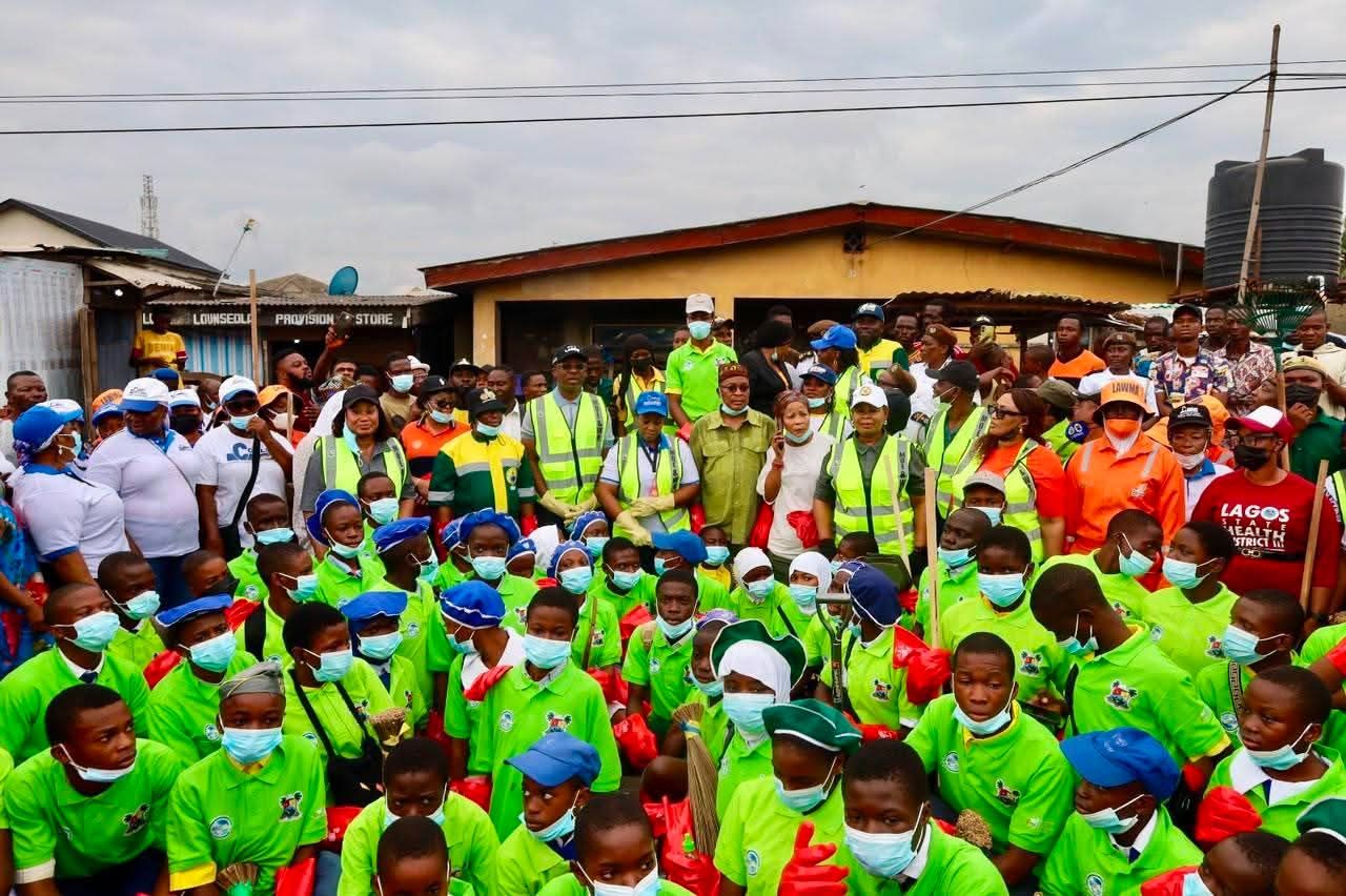 IBEJU-LEKKI MAKES A STATEMENT FOR CLEANER LAGOS AS FIRST LADY, DR. IBIJOKE SANWOOLU, MRS OLUREMI HAMZAT, TOKUN