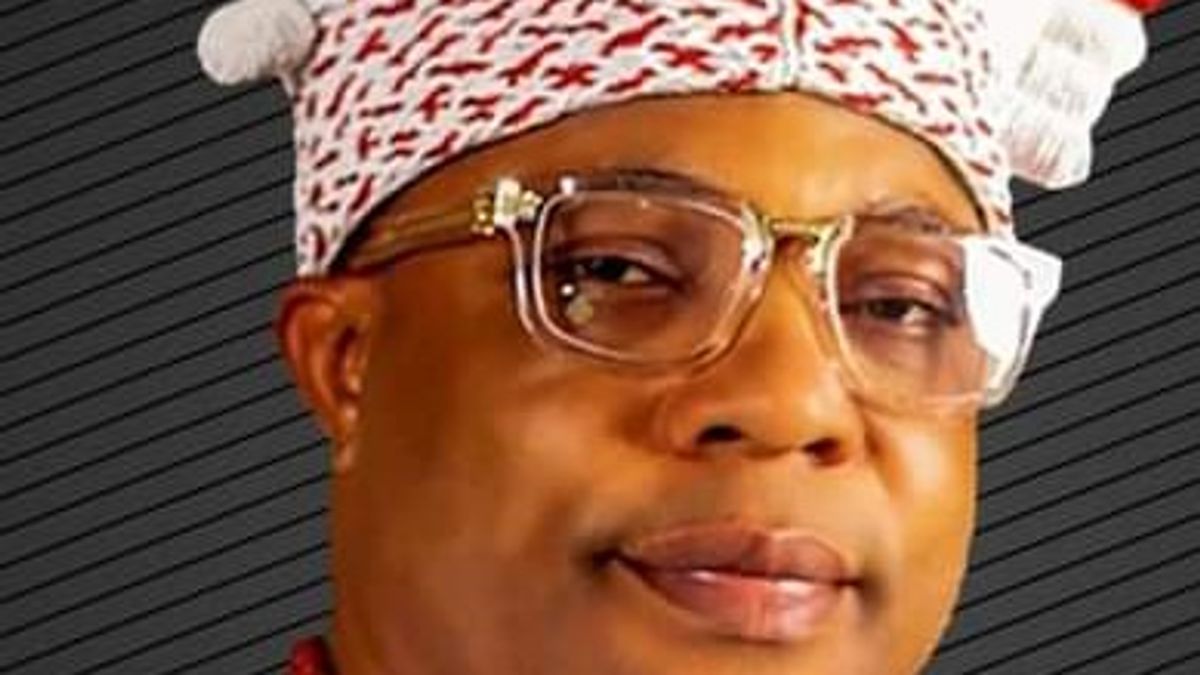 HRM (OBA) MUIDEEN BABATUNDE ADEBOWALE BALOGUN (THE ONISOLU OF SOLU-ALADE KINGDOM)