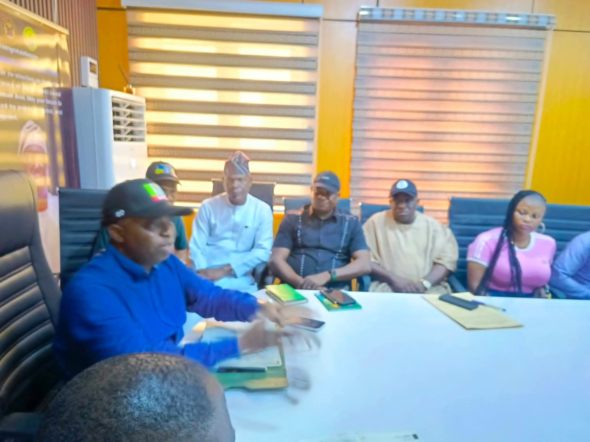 OLOWA TURNS FLOOD CHALLENGE INTO COLLABORATION AS DREDGERS PLEDGE OMU CREEK DREDGING, ROAD INFRASTRUCTURE SUPP