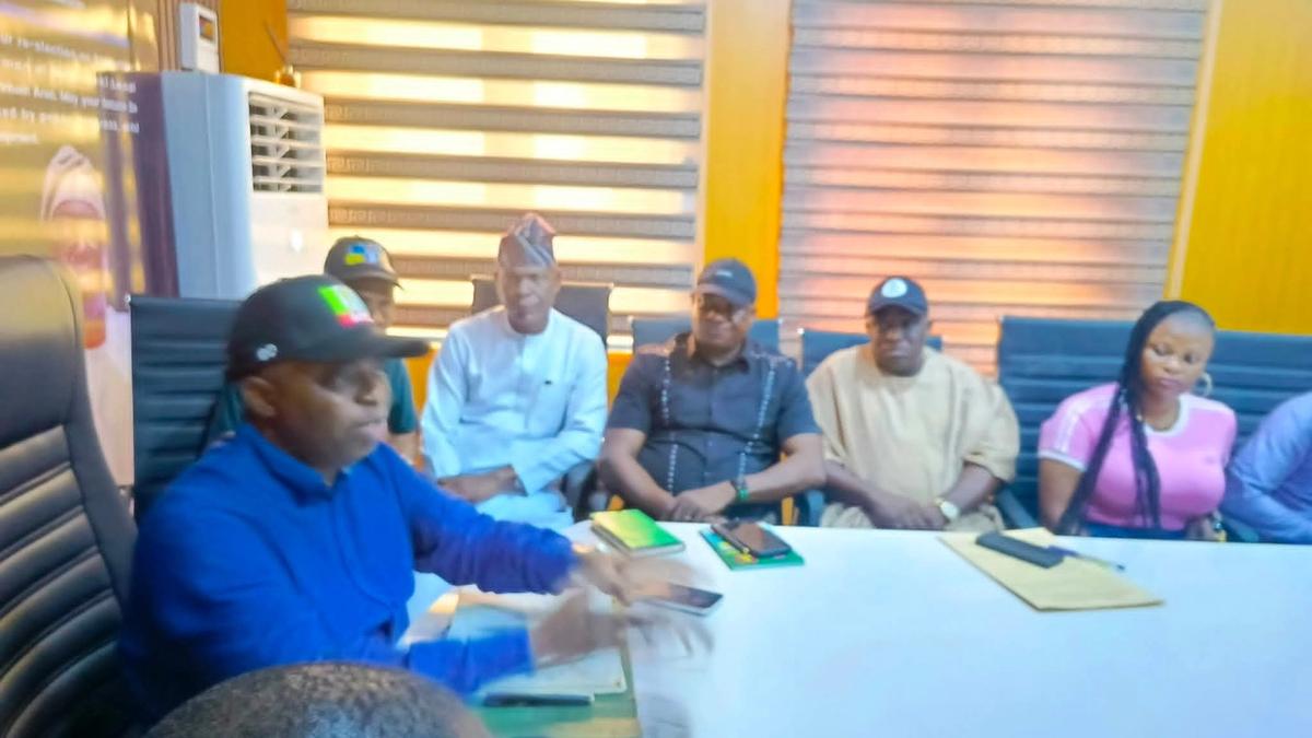 OLOWA TURNS FLOOD CHALLENGE INTO COLLABORATION AS DREDGERS PLEDGE OMU CREEK DREDGING, ROAD INFRASTRUCTURE SUPP