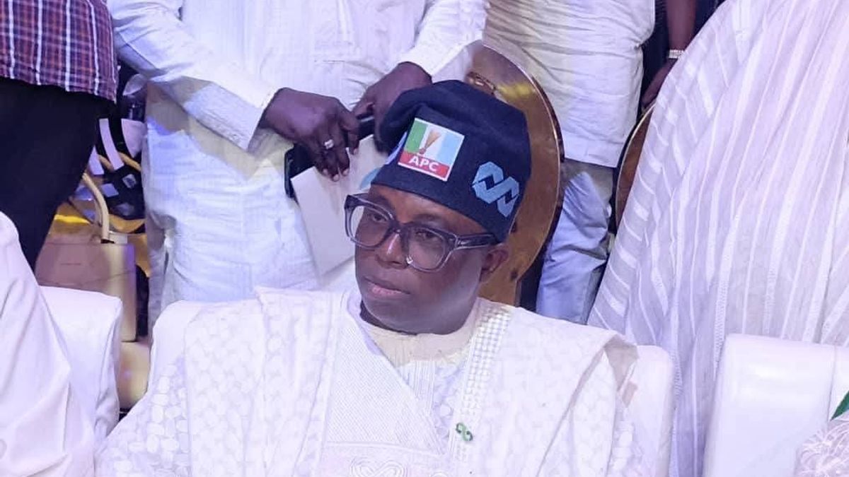 HON. OLOWA ATTENDS APC STAKEHOLDERS FORUM IN LAGOS