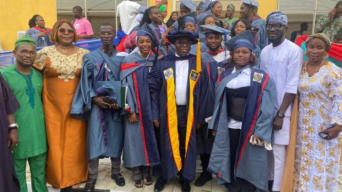 OLOWA BESTOWED WITH FELLOWSHIP AWARD BY LAGOS STATE COOPERATIVE COLLEGE