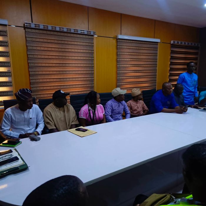 OLOWA TURNS FLOOD CHALLENGE INTO COLLABORATION AS DREDGERS PLEDGE OMU CREEK DREDGING, ROAD INFRASTRUCTURE SUPP
