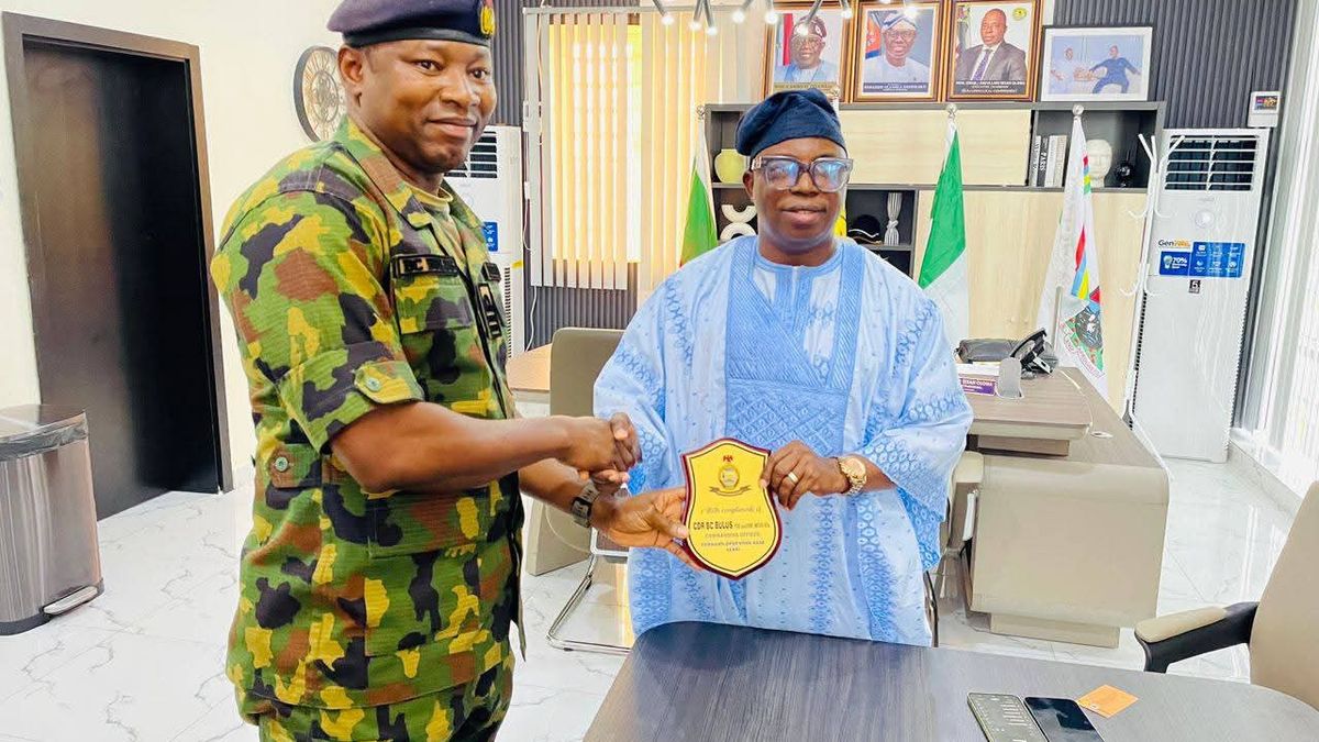 SECURITY:FORWARD OPERATING BASE VISITS IBEJU-LEKKI COUNCIL CHAIR
